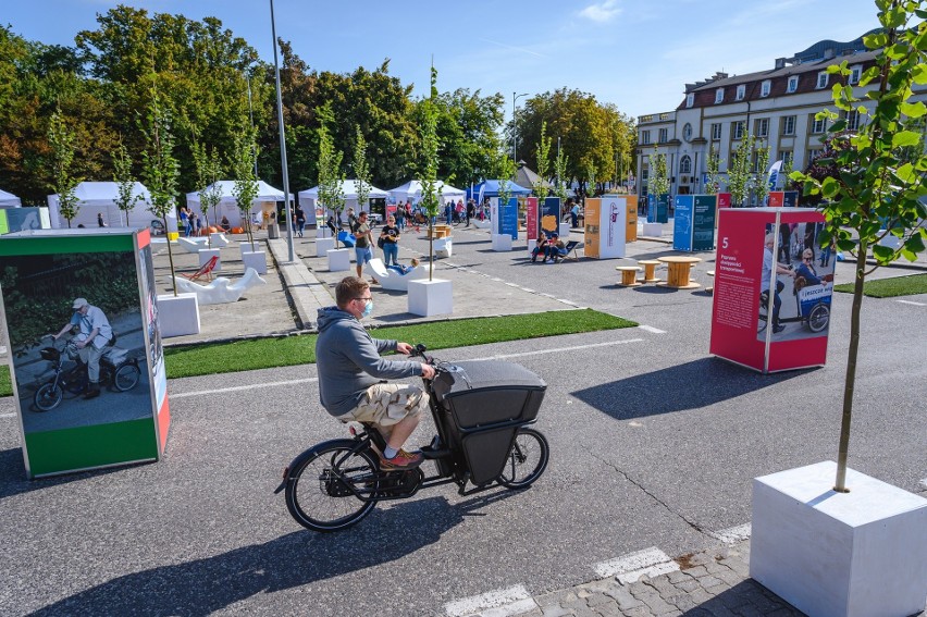 Gdynia: Przestrzeń dla mieszkańców do końca miesiąca. Zamiast parkingu przy Muzeum Miasta Gdyni