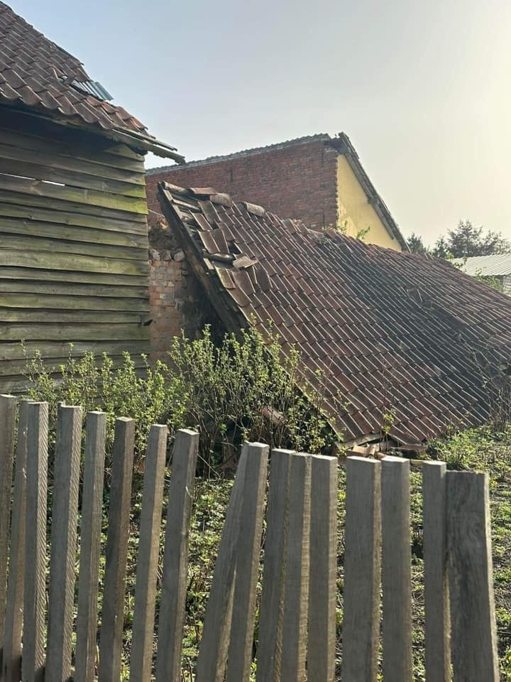 Katastrofa budowlana w Nowej Wsi Ełckiej. Zawalił się budynek gospodarczy