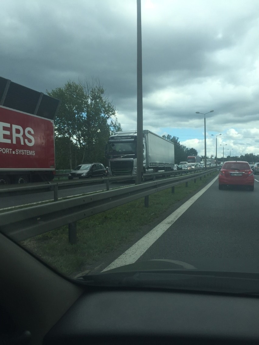 Pszczyna: Wypadek na skrzyżowaniu z DK1 w pobliżu McDonald's