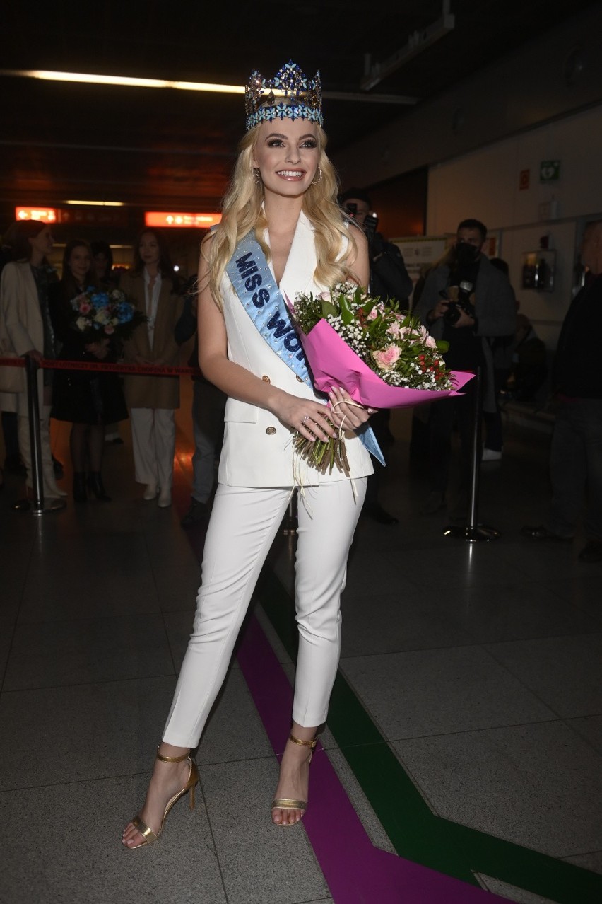 ♔ The Official Thread Of Miss World 2021 ® Karolina Bielawska of Poland ♔ - Page 2 6240decce8e48_o_large
