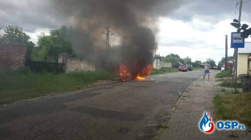 Pożar auta w miejscowości Przyjezierze