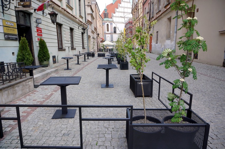 Ogródki piwne w Lublinie już stoją i czekają na gości. Zobacz zdjęcia