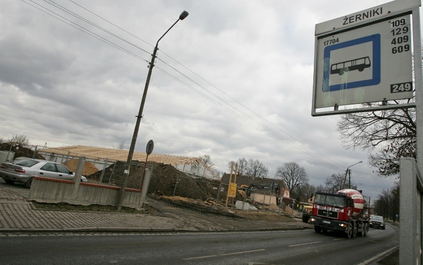 Żerniki - Na tym osiedlu na sprzedaż wystawionych jest...