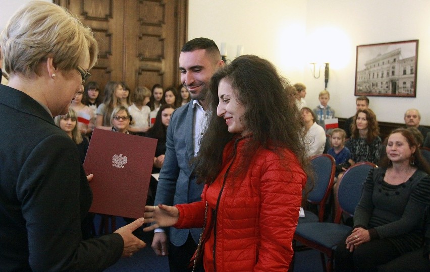 23 obcokrajowców otrzymało w Łodzi polskie obywatelstwo [ZDJĘCIA]