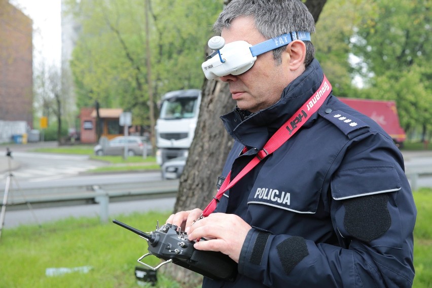 Policjanci ze śląskiej drogówki będą korzystać z drona [FAKTY I MITY]
