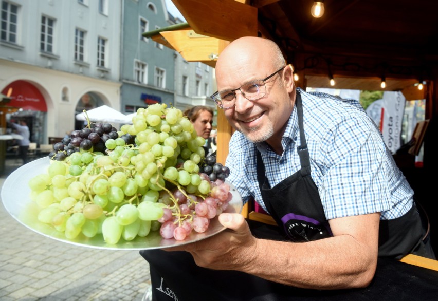 Miasteczko winiarskie jest czynne codziennie podczas...