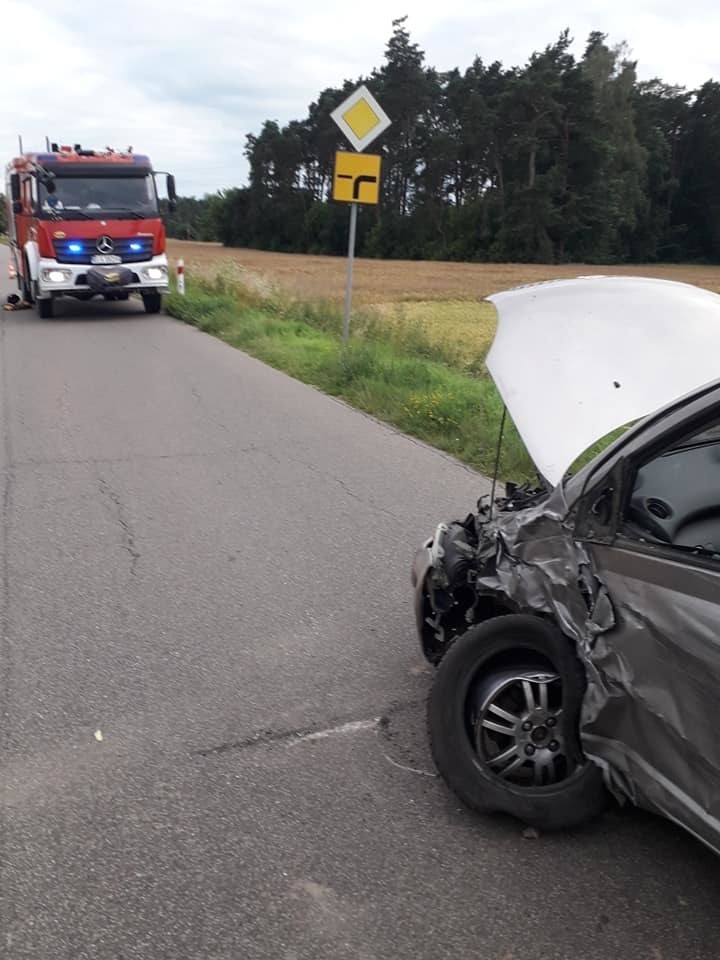 Zderzenie trzech samochodów na obwodnicy Groch