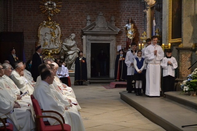 Biskup Jan Wieczorek świętował w sanktuarium w Rudach swoje 80 urodziny [ZDJĘCIA]