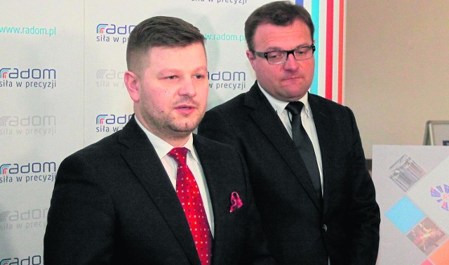 Założenia programu gospodarczego przeznaczonego dla przedsiębiorców, głównie lokalnych firm, przedstawili prezydent Radomia Radosław Witkowski (z prawej) i wiceprezydent Jerzy Zawodnik.  