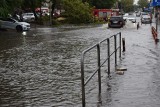 Targowisko na ulicy Struga w Radomiu wróciło do pełnego życia po czwartkowej „powodzi”. Zobacz zdjęcia