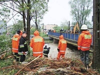 Strażacy dwoili się i troili, by zapewnić bezpieczeństwo mieszkańcom każdej części Małopolski Fot. Mirosław Gawęda
