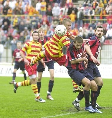 W sobotę Jagiellonia podejmuje Polonię. W poprzednim sezonie, w meczach z bytomianami Remigiusz Sobociński (w środku) zdobył  dwie bramki. Liczymy, że &#8222;Remi&#8221; będzie kontynuował strzelecką serię.