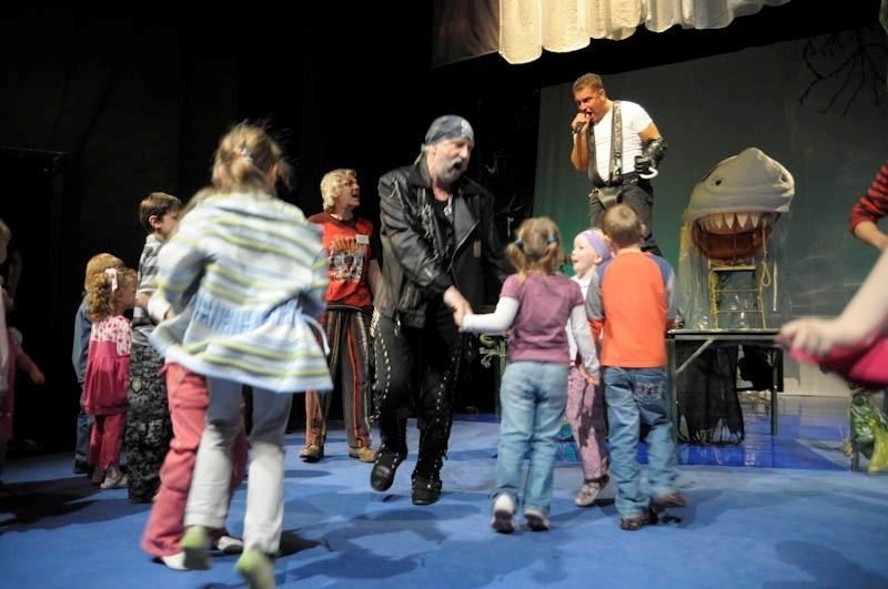 Dzieci w Teatrze Lalki i Aktora