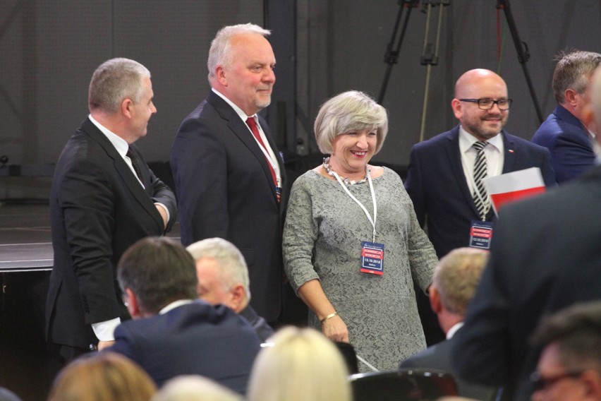 Jarosław Kaczyński i Mateusz Morawiecki w sobotę na konwencji wyborczej PiS w Kielcach [ZAPIS TRANSMISJI]