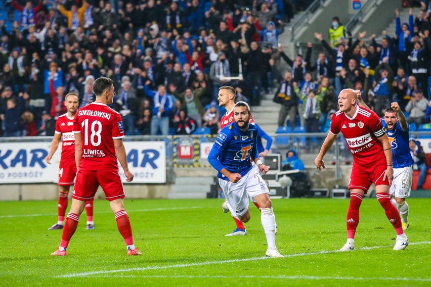 Lech Poznań "męczył się" w pierwszej połowie, ale Joao...