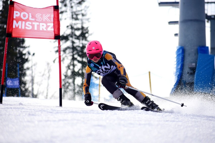 Dwie narciarki UKS 28 Kielce pierwszy raz na podium (zdjęcia)