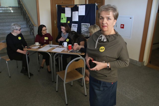 Beata Ubowska, przewodnicząca ogniska ZNP w VI Liceum Ogólnokształcącym w Kielcach.