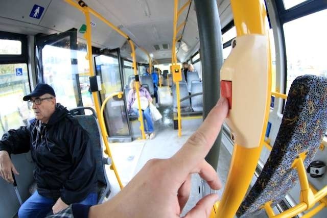 Zdarza się, że kierowcy MZK nie zatrzymują autobusów na przystankach na żądanie