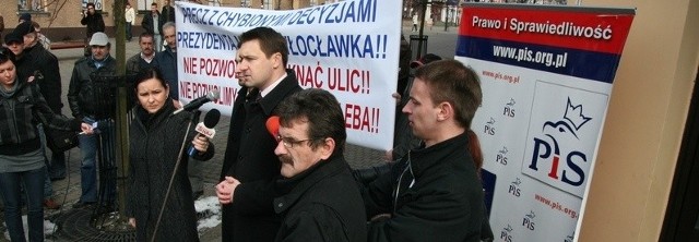 Protestujący mieszkańcy Włocławka
