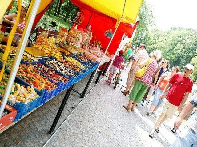 W piątek i w sobotę, 10 i 11 czerwca, Dniom Inowrocławia towarzyszy  Jarmark Kujawski w Solankach. Stoaiska czynne są od 10 do 18