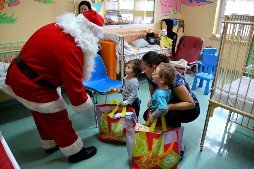 Mikołaj odwiedził dzieci w czeladzkim szpitalu [ZDJĘCIA]