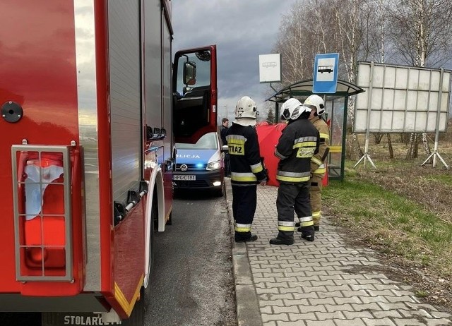 Kalwaria Zebrzydowska. Nie żyje mężczyzna. Ciało z obrażeniami znaleziono na przystanku