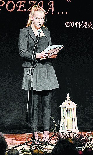 Uczestnicy musieli sami na scenie odczytać wiersz, który zgłosili na Turniej Jednego Wiersza.
