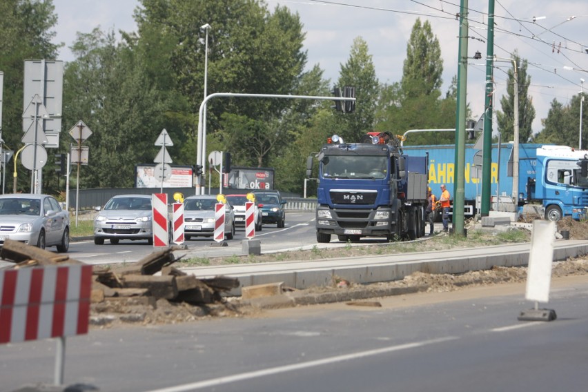 Tramwaje 21, 26 i 27 w Sosnowcu nie jeżdżą do Milowic przez remont torowiska na ul. Piłsudskiego. Są utrudnienia dla pasażerów