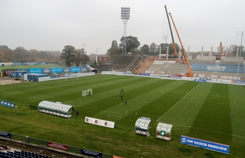 Jest już wiecha na Centrum Szkolenia Dzieci i Młodzieży na obiekcie stadionowym [ZDJĘCIA]