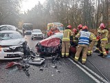 Borkowo, powiat kartuski: 2 osoby poszkodowane w zderzeniu 4 samochodów 3.11.2022 r.