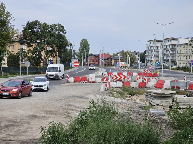 Tak obecnie wyglądają okolice ulicy Sportowej i Trasy Staromostowej na odcinku między Targowiskiem Miejskim a cmentarzem św. Jerzego