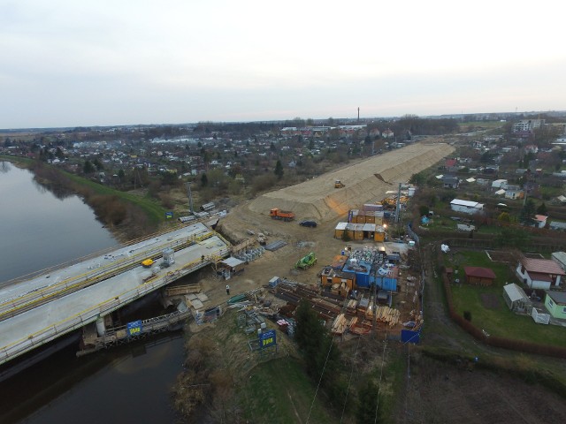 W naszym regionie trwa realizacja budowy drogi ekspresowej S6. Prezentujemy najnowsze zdjęcia z postępu prac na odcinku Kołobrzeg Zachód - Ustronie Morskie.Zobacz także Piotr Jedliński o drogach S6 i S11