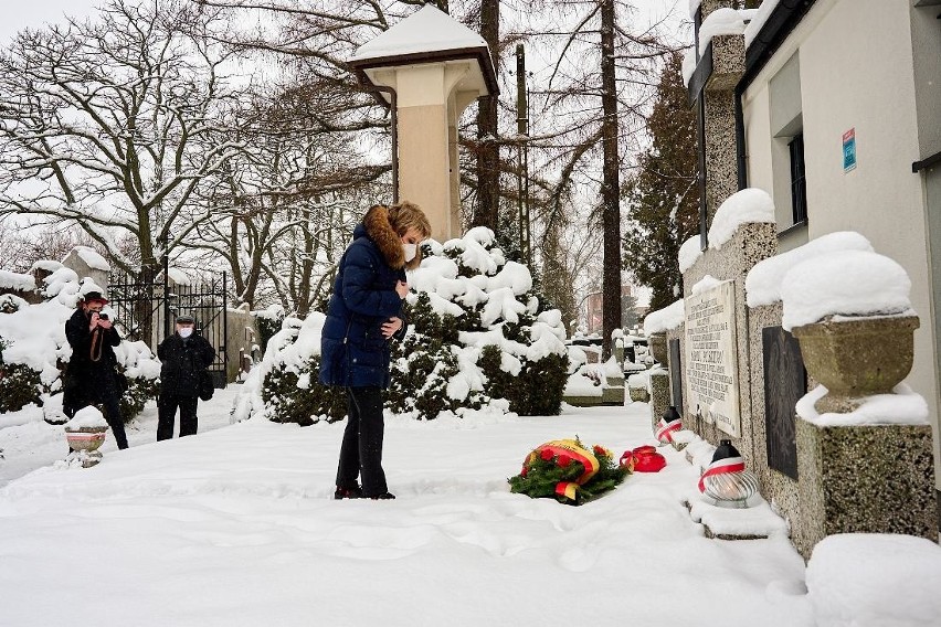 W 76. rocznicę zbrodni na więźniach Radogoszcza zapłonęły znicze