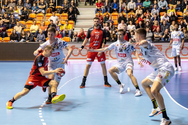 Łomża Vive Kielce wygrało w Kwidzynie 35:23.