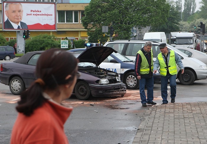 Do powaznej kolizji doszlo na skrzyzowaniu ulic Wiejskiej,...