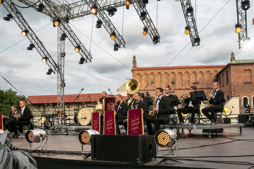 Szalom na Szerokiej przyciągnął tłumy krakowian. Zobacz jak bawili się na finale Festiwalu Kultury Żydowskiej