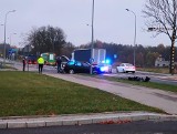 Wypadek na ulicy Szosa Zabłudowska w Białymstoku. Volkswagen passat zderzył się z ciężarówką volvo (zdjęcia)