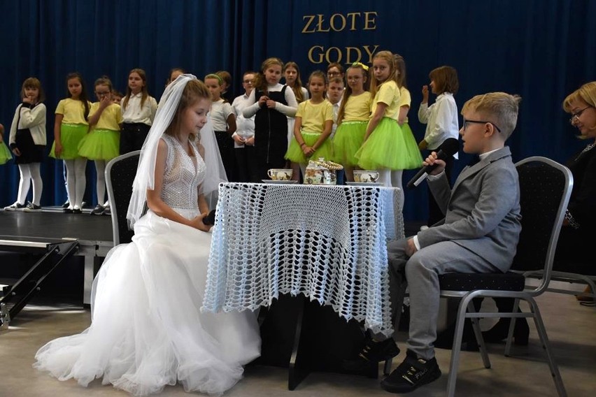 To była wyjątkowa uroczystość. Złote i diamentowe gody świętowali małżonkowie w gminie Fajsławice. Zobacz zdjęcia