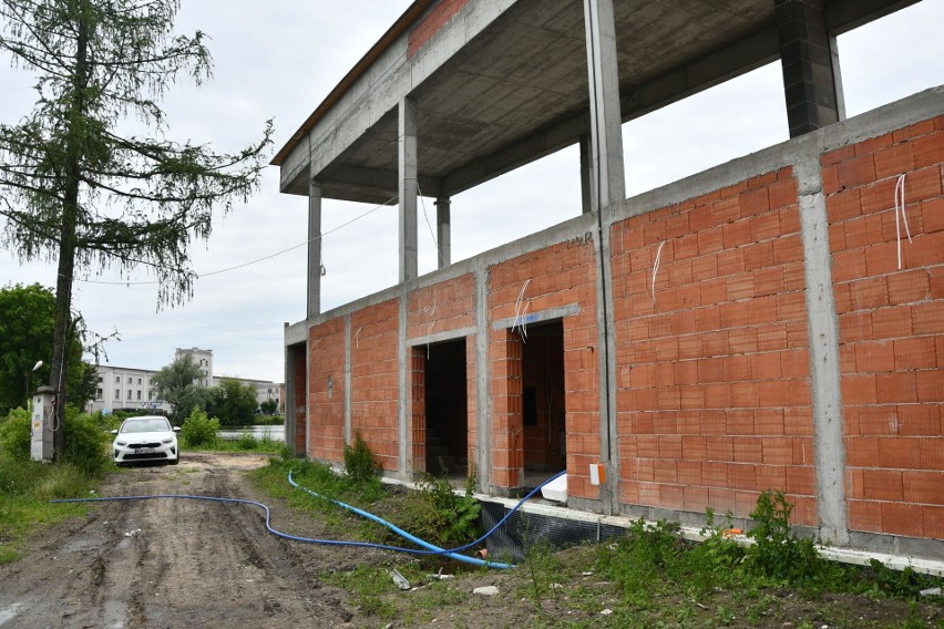 Budowa kompleksu nad zalewem w Kazimierzy Wielkiej stanęła w...