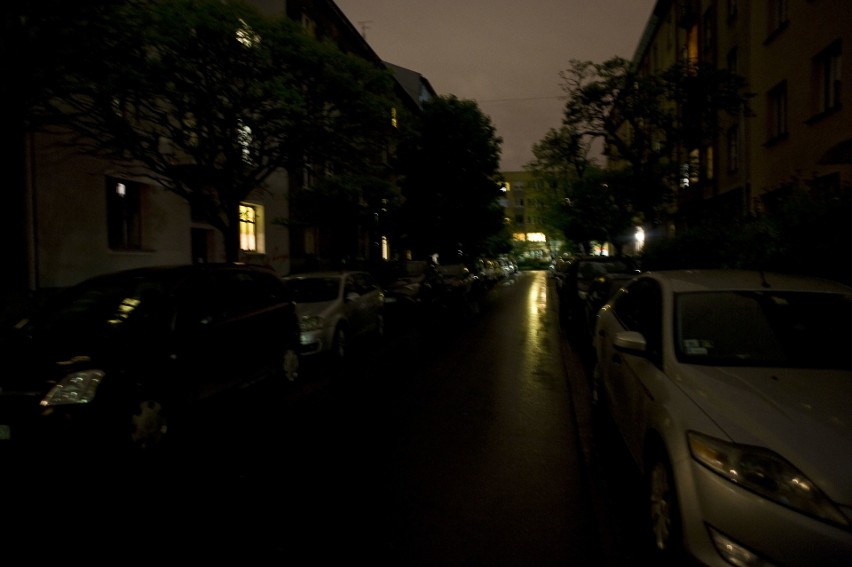 Kraków. Ciemności spowiły ulice Galla, nie działają latarnie [GALERIA]