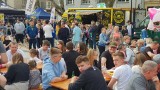 Majówka 2022. Tłumy na zlocie foodtrucków w Strzelcach Opolskich [ZOBACZ ZDJĘCIA]