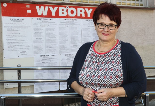 Barbara Obara, zastępca dyrektora  Wydziału Spraw Obywatelskich i Działalności Gospodarczej w kieleckim ratuszu wyjaśnia, jak dopisać się do listy wyborców, gdy nie ma się meldunku.