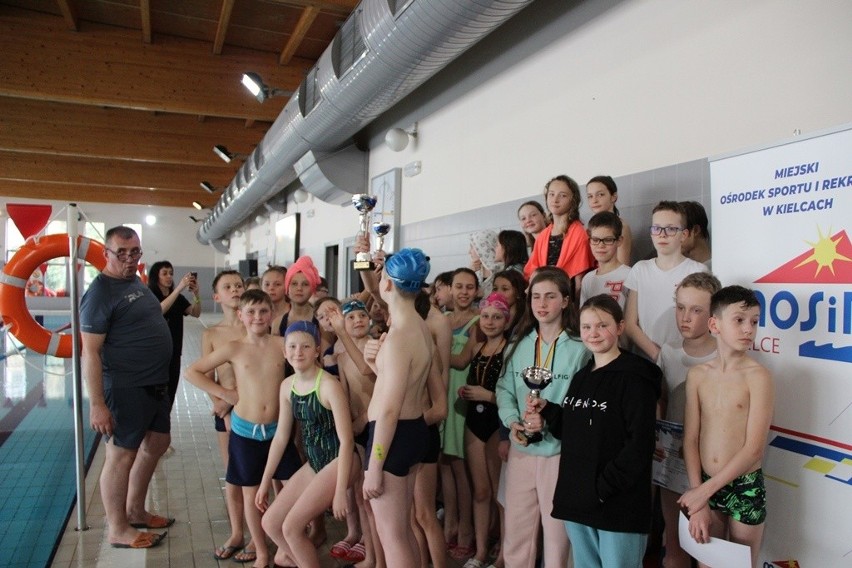 Ciekawa rywalizacja w Mistrzostwach Kielc Szkół Podstawowych w pływaniu. Na Foce wystartowali uczniowie klas V-VI