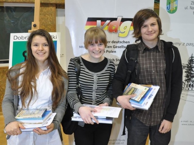 Najlepsi w konkursie okazali się (od lewej): Weronika Matuszuk, Anita Barton i Oskar Bryndal.