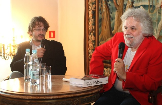 Andrzej Franaszek (z lewej) przyznał, że Jerzy Ilg pilnując jego pisania zachowywał się jak nadzorca więzienny.