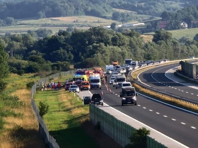 Do wypadku polskiego autobusu na autostradzie A4 w Chorwacji. Autobus na warszawskich numerach rejestracyjnych zmierzał do Medjugorie w Bośni i Hercegowinie.