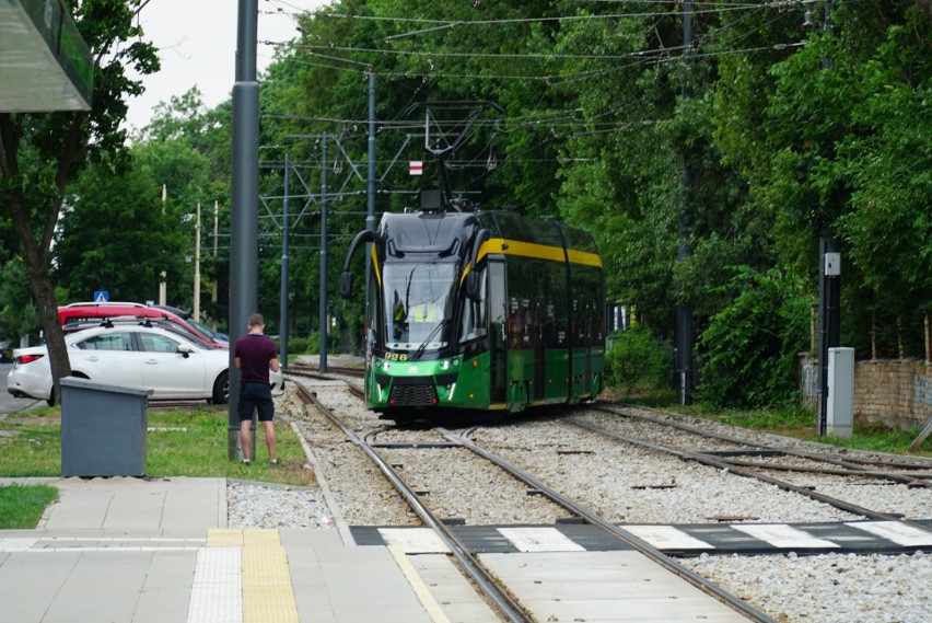 Pierwszy tramwaj już przejechał na trasie Wilczak -...