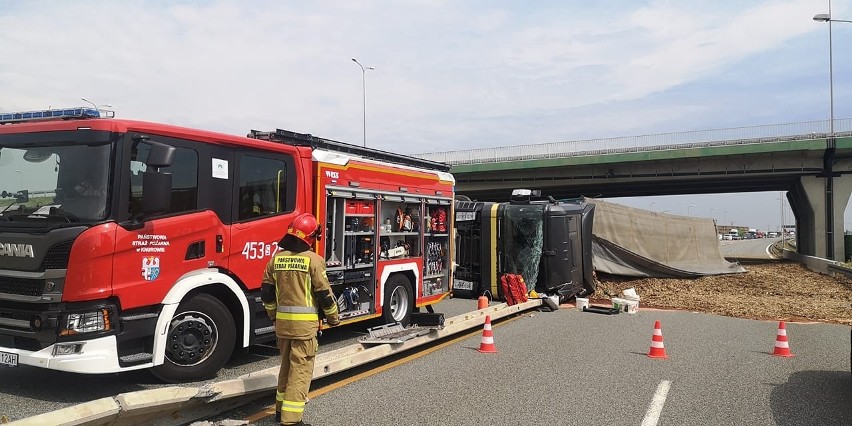 Na autostradzie A1 w Knurowie przewróciła się ciężarówka...