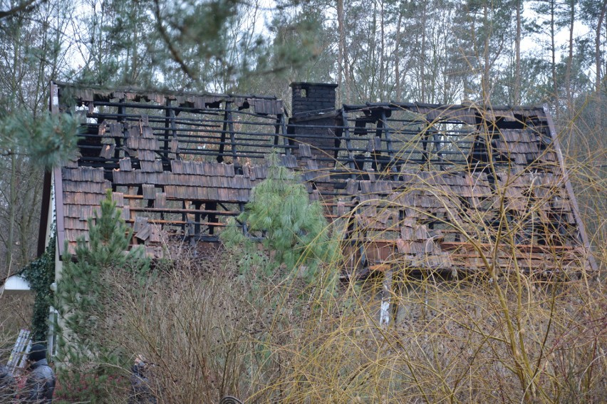 Pogórska Wola. Tragiczny pożar domu. Nie żyją dwie osoby [ZDJĘCIA]