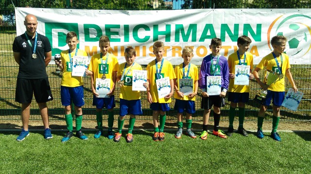 Football Academy Jędrzejów, grający jako Brazylia w kategorii do lat 13 zajął pierwsze miejsce w finałach turnieju Deichmann 2017